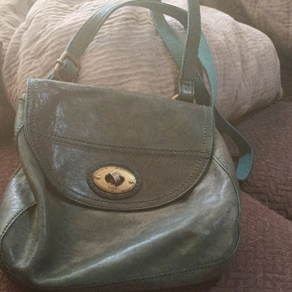 Fossil Green Crossbody Bag with Vintage Flap Closure